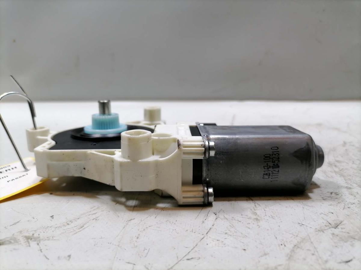 VW Passat B9 original Fensterhebermotor vorn rechts Bj.2024